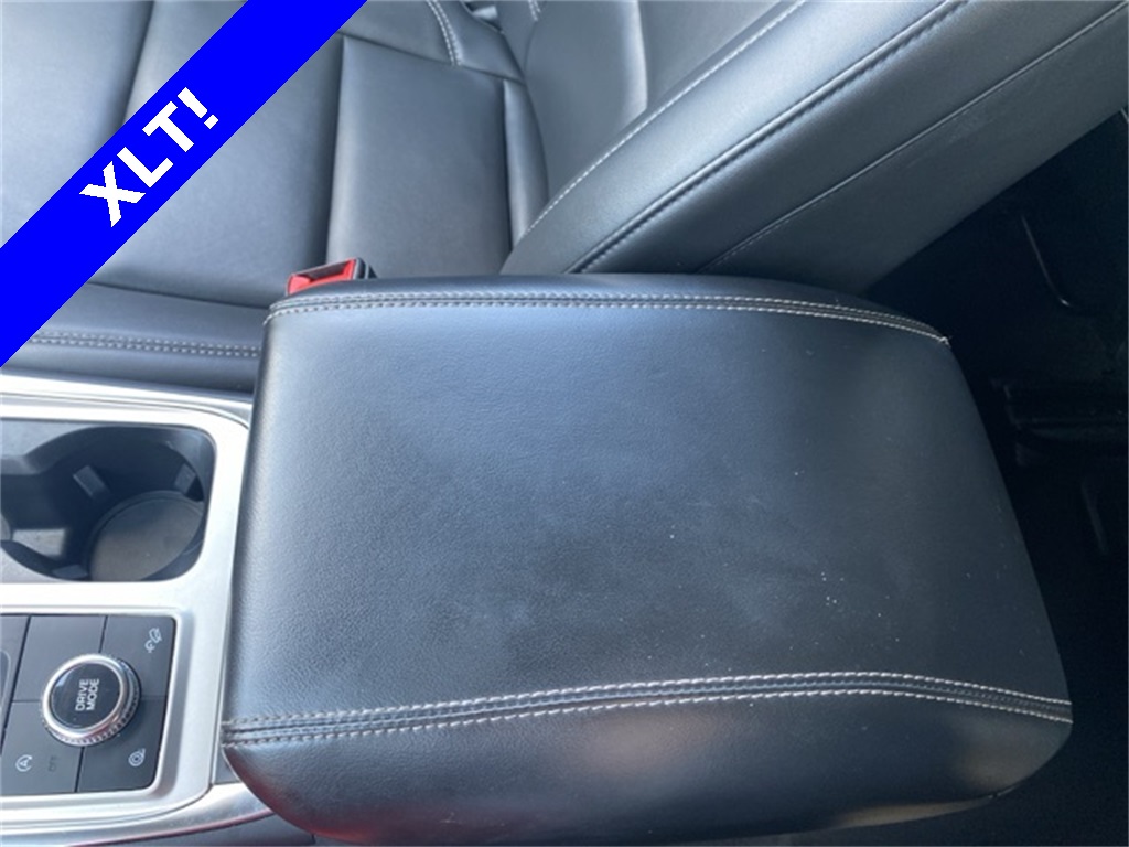 2024 Ford Explorer XLT photo 32