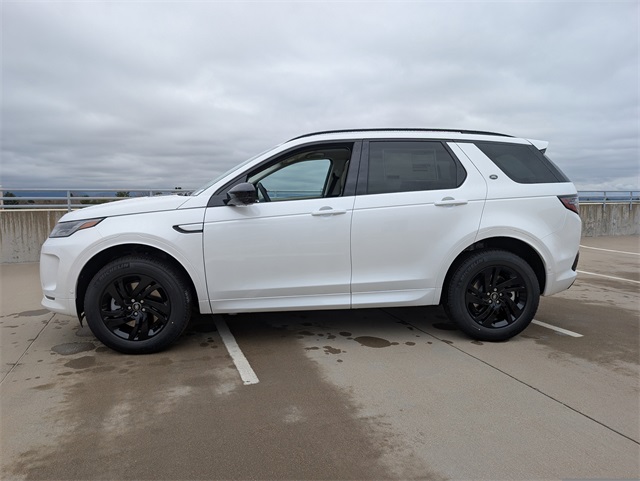 2025 Land Rover Discovery Sport S photo 3