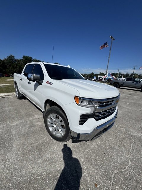 2023 Chevrolet Silverado 1500 LTZ photo 3