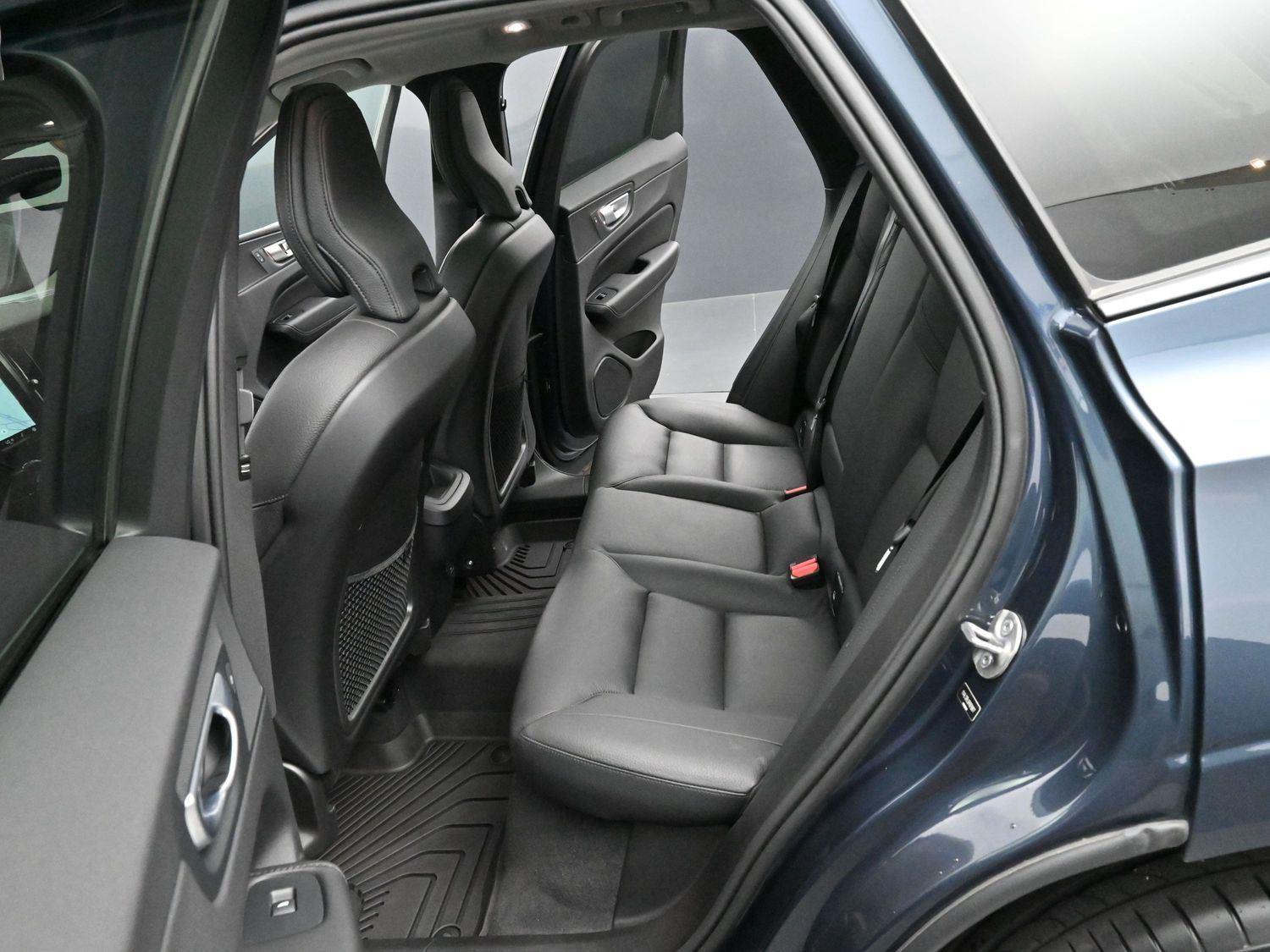 2024 Volvo XC60 Plus photo 23