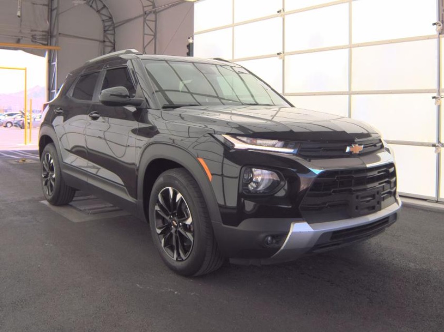2021 Chevrolet Trailblazer LT photo 2