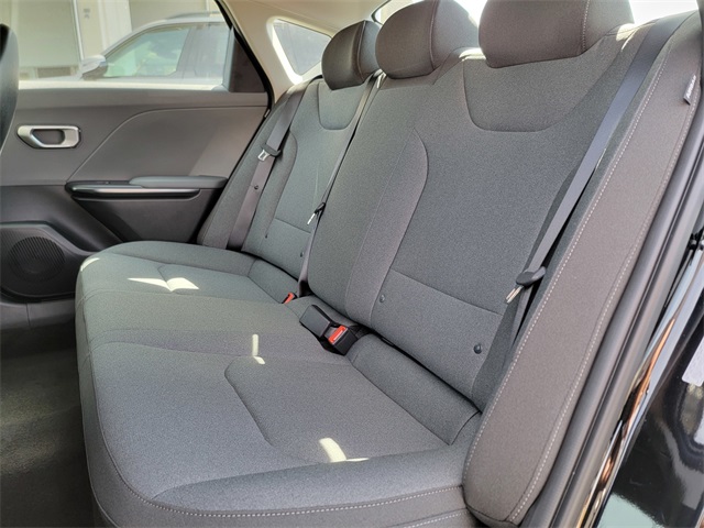 2025 Kia K4 LX photo 12