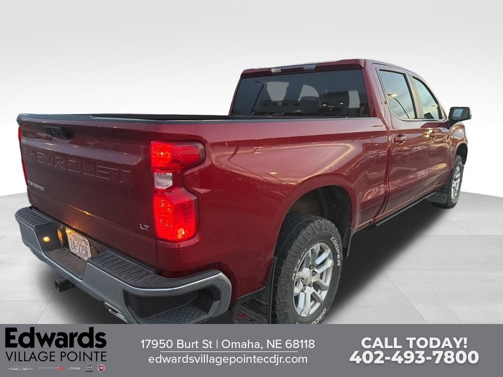 2022 Chevrolet Silverado 1500 LT photo 3