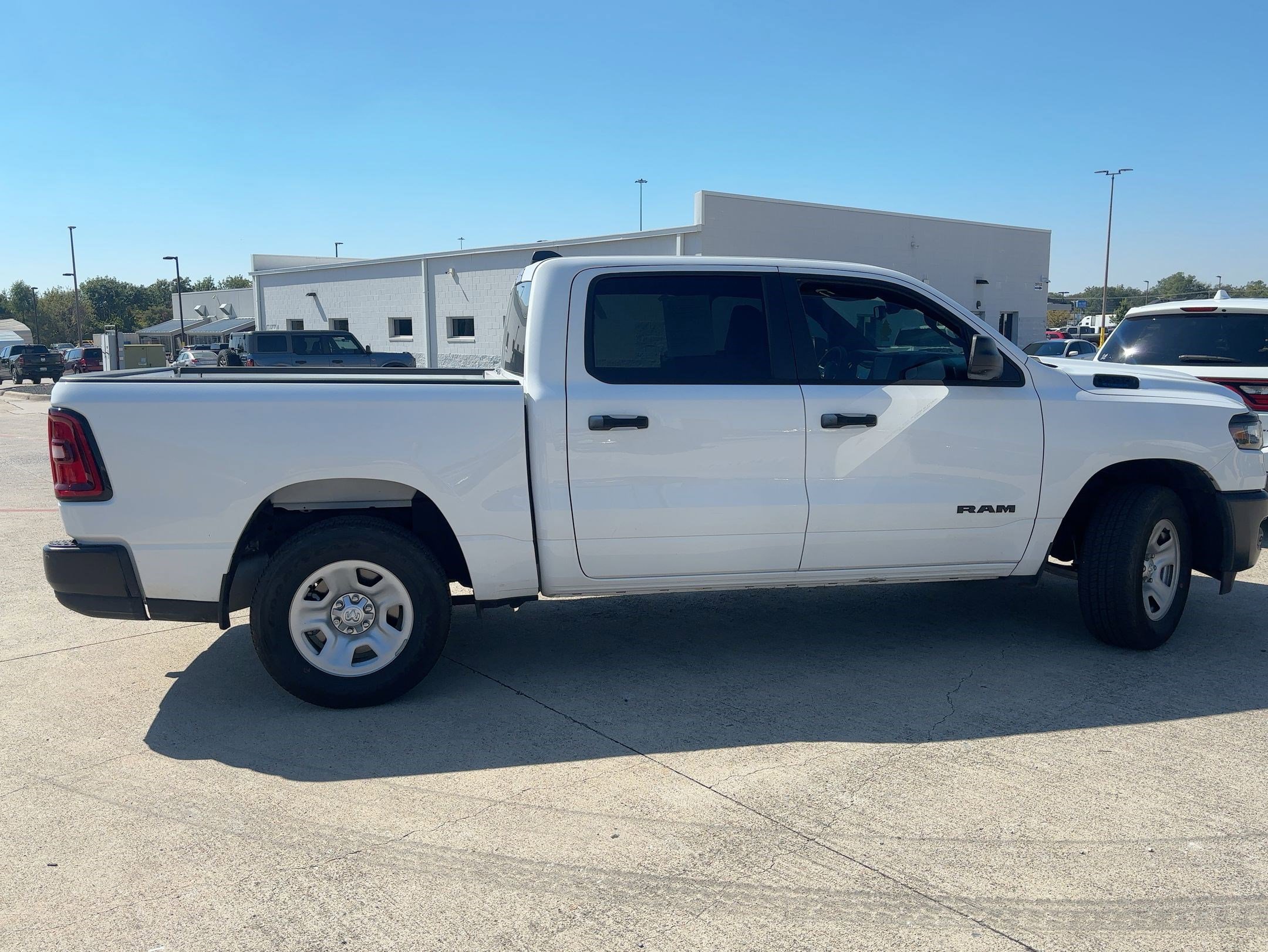 2025 Ram 1500 Tradesman photo 4