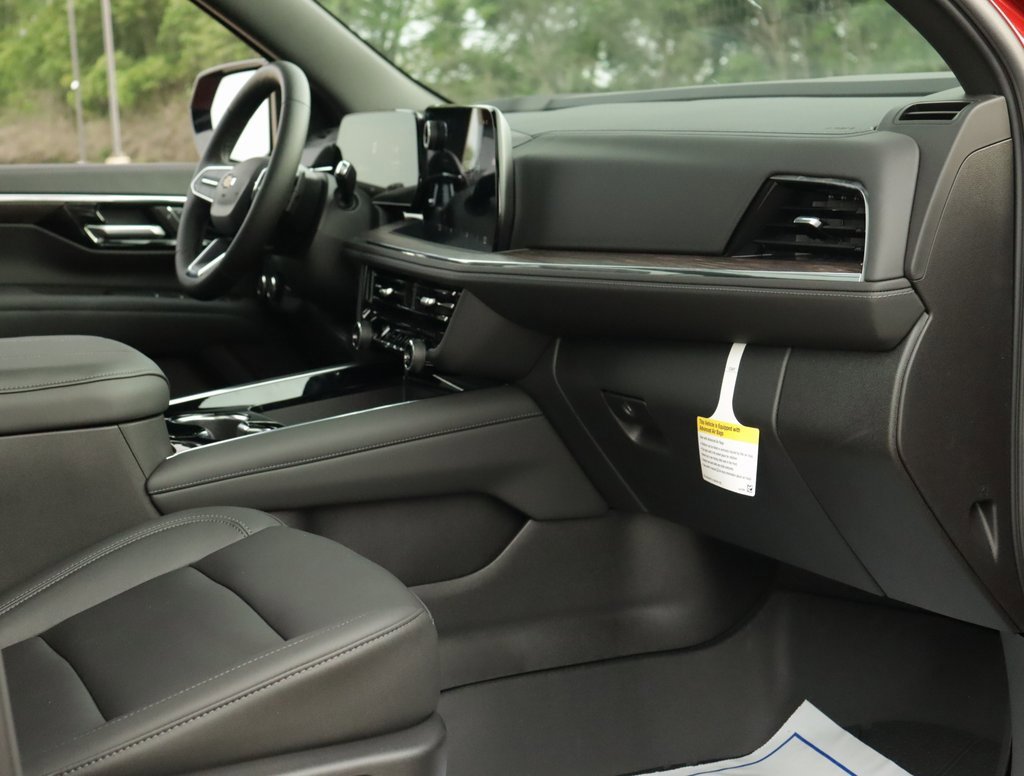 2025 Chevrolet Suburban LT photo 37