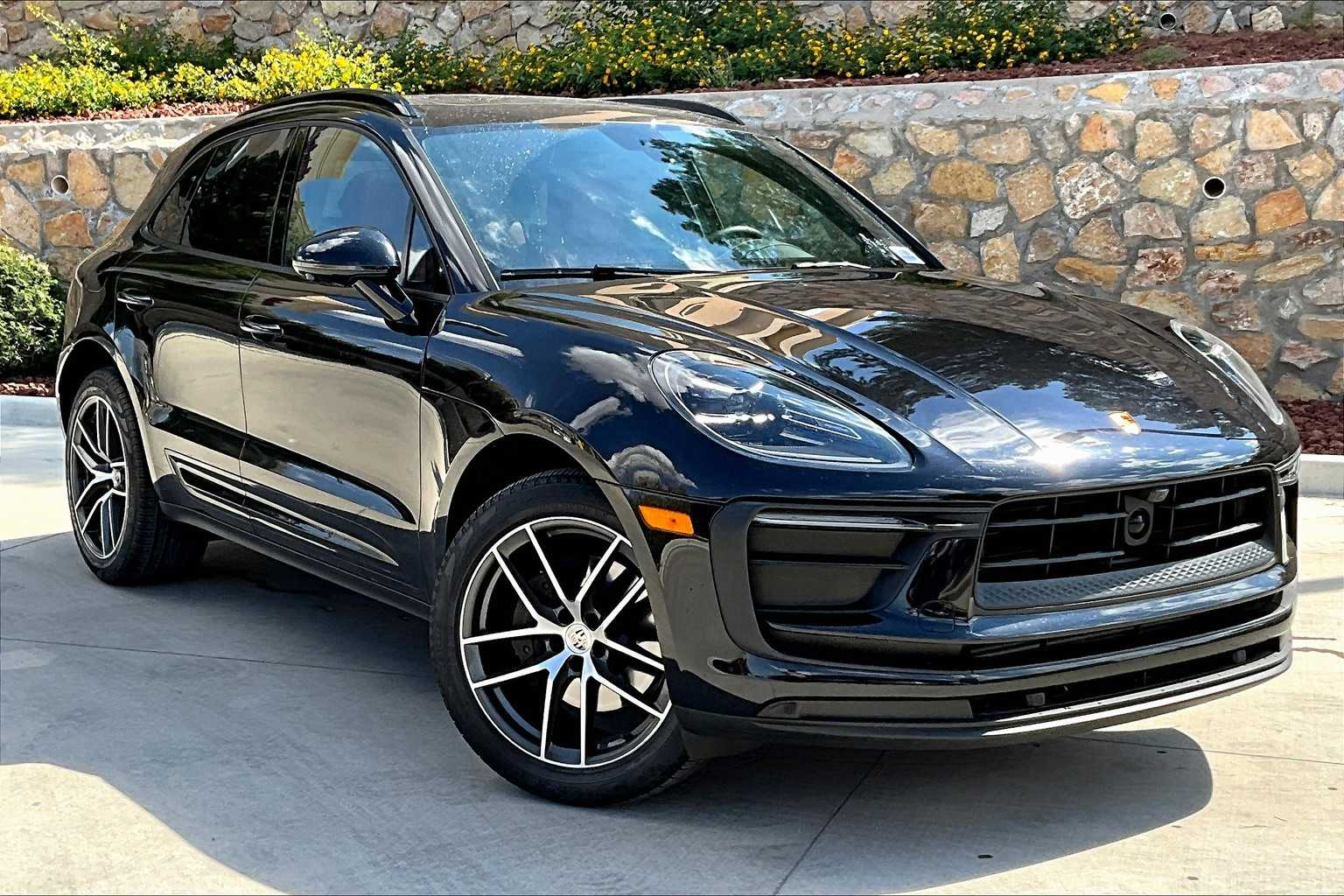 2024 Porsche Macan T photo 9