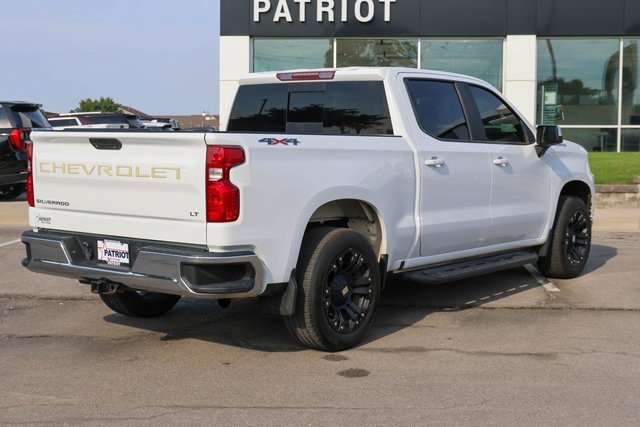 2019 Chevrolet Silverado 1500 LT photo 3