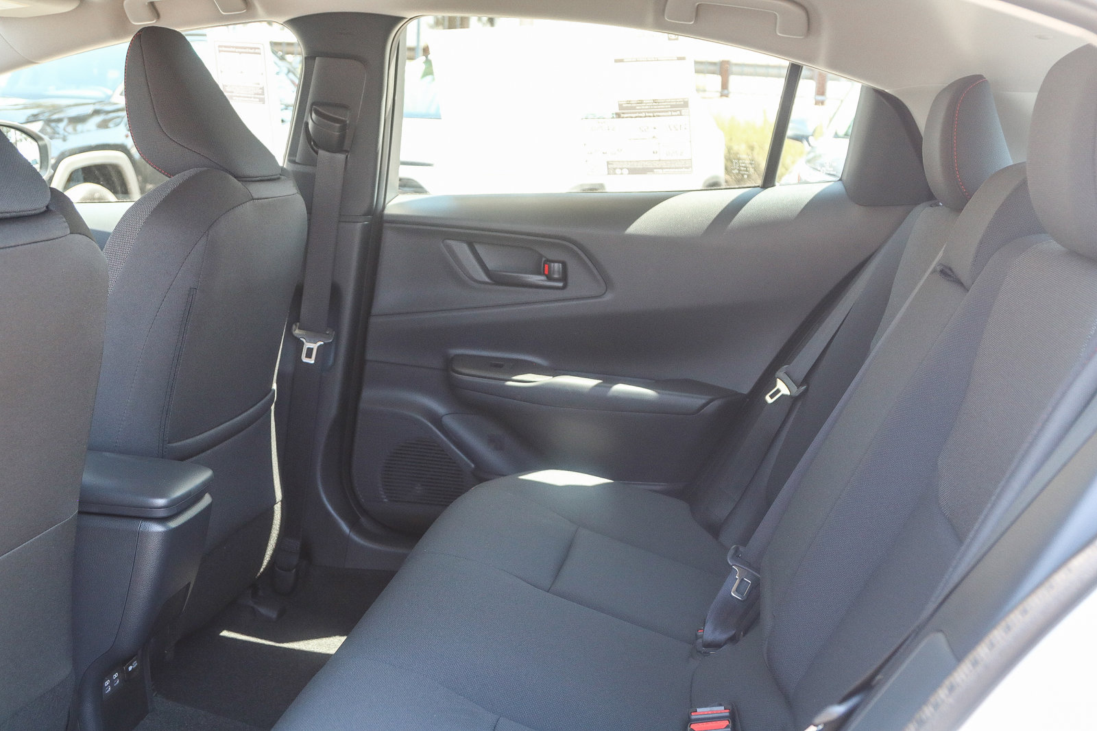 2026 Toyota Prius Plug-in Hybrid SE photo 18