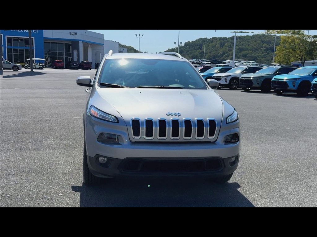 2016 Jeep Cherokee Latitude photo 3