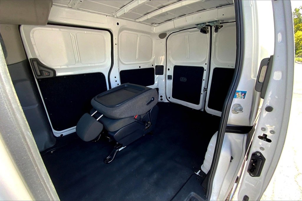 2017 Nissan NV200 S photo 24