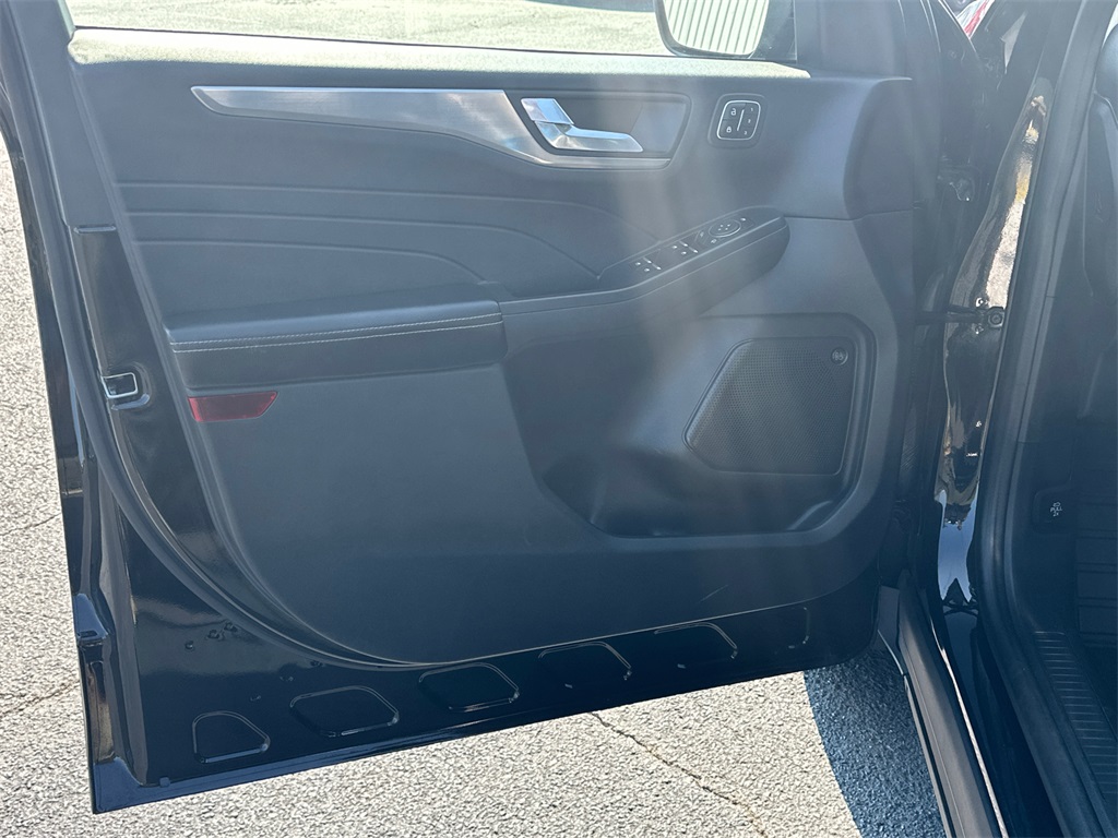 2021 Ford Escape Titanium photo 9