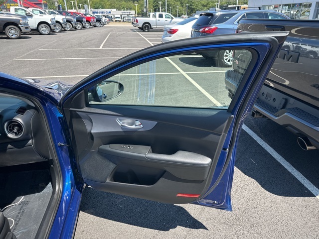2023 Kia Forte LXS photo 32