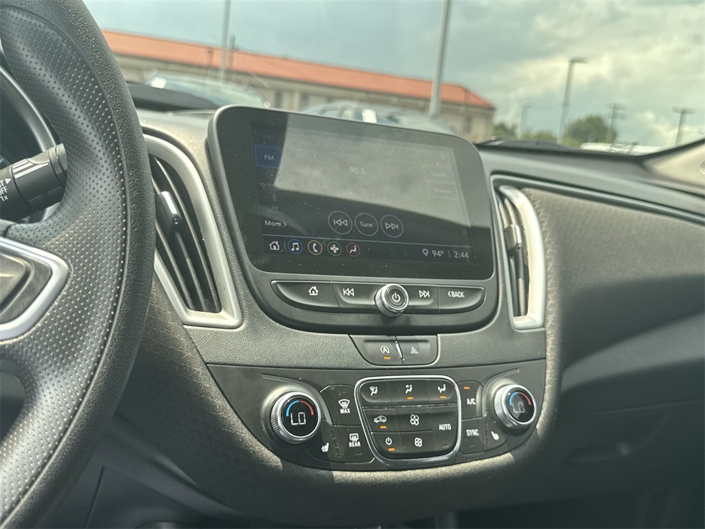 2022 Chevrolet Malibu 1LT photo 22
