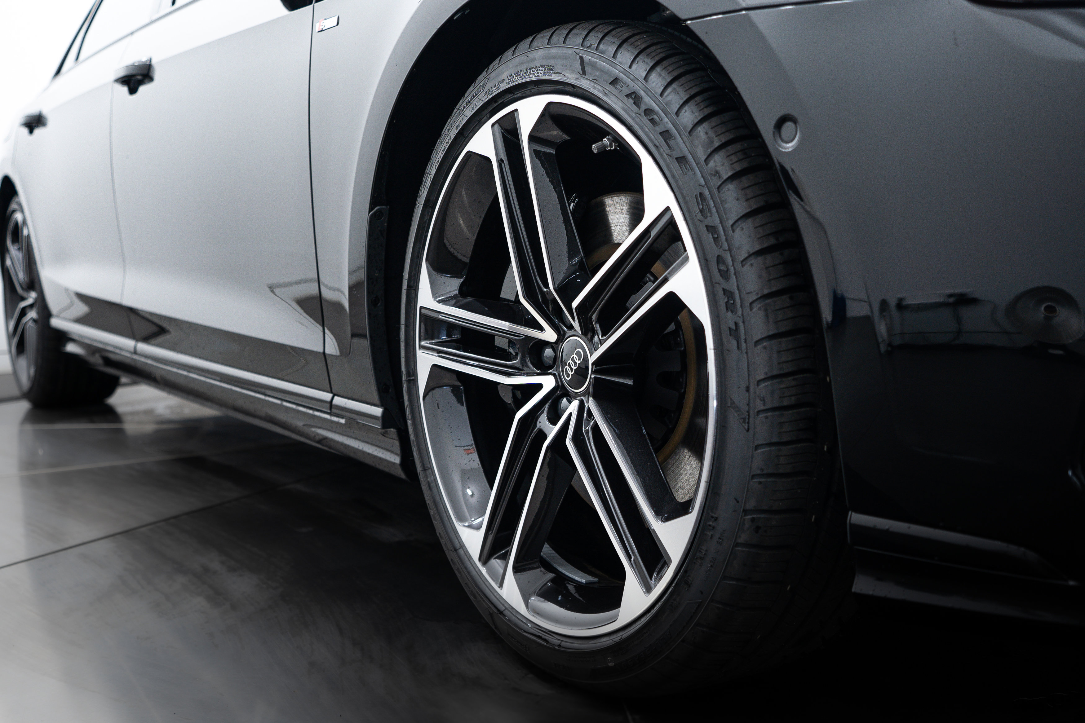 2025 Audi A8 L 55 photo 14