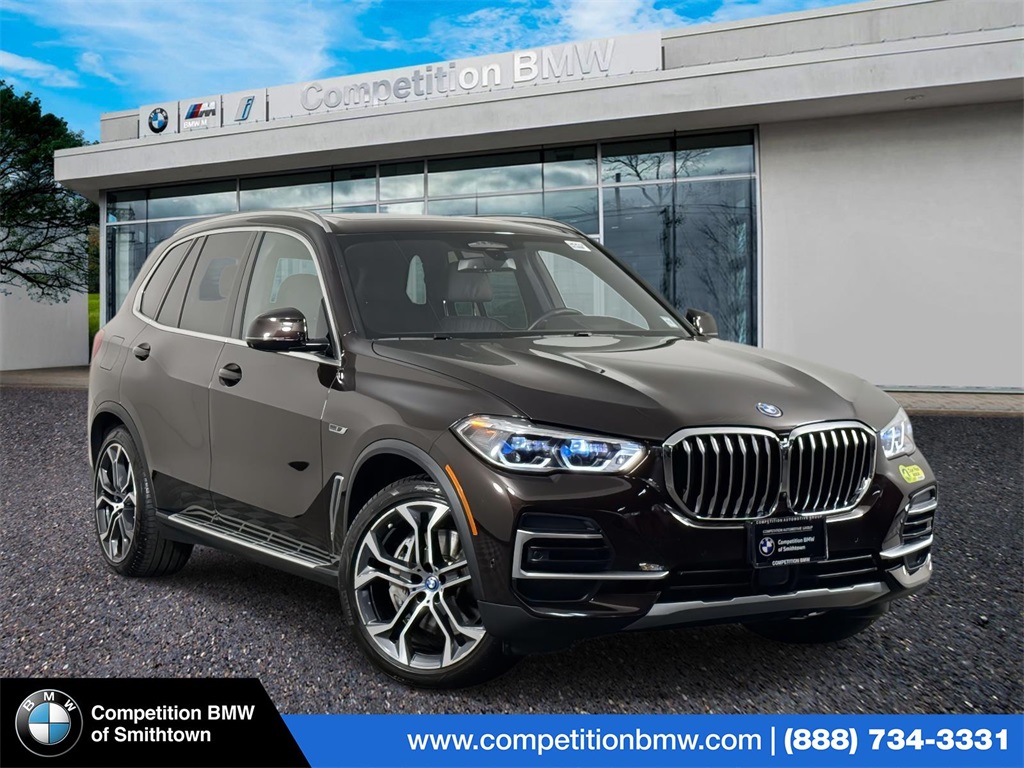 2023 BMW X5 45e's photo