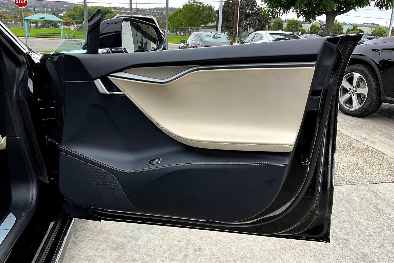 2021 Tesla Model S Long Range Plus photo 22