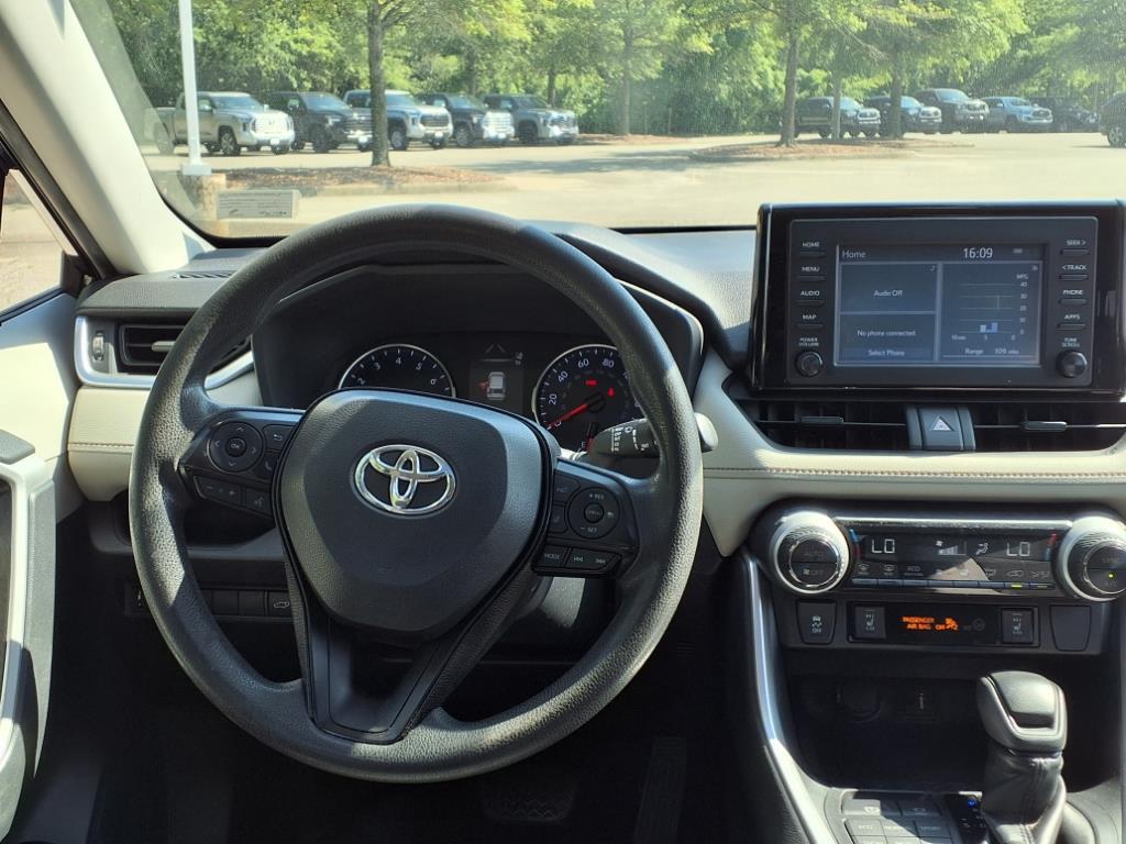 2019 Toyota RAV4 XLE photo 10