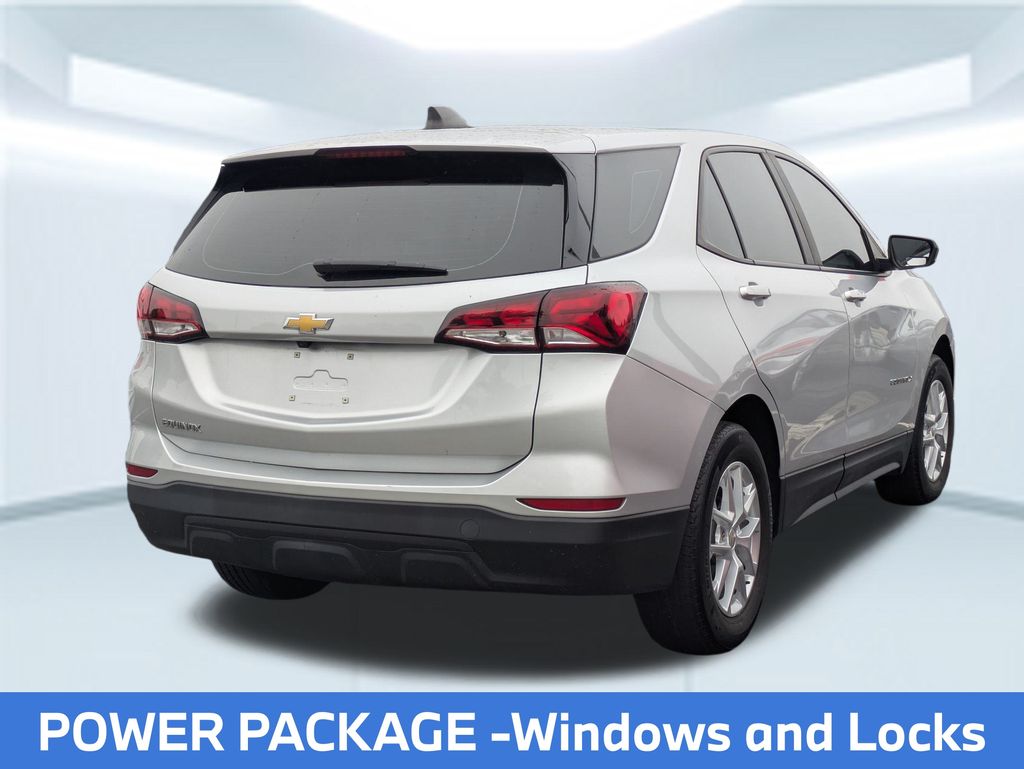 2022 Chevrolet Equinox LS photo 4