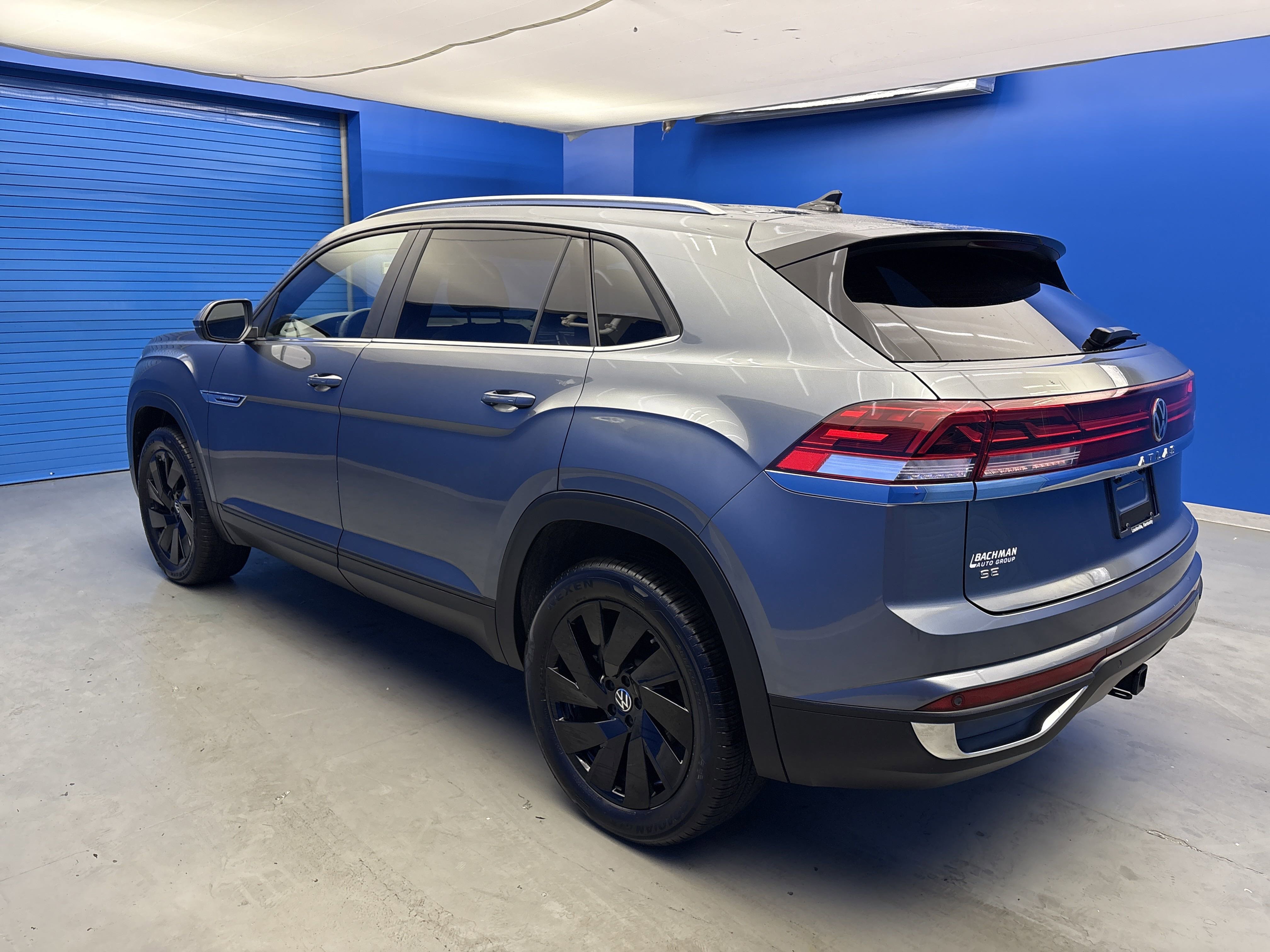 2024 Volkswagen Atlas Cross Sport SE Technology photo 5