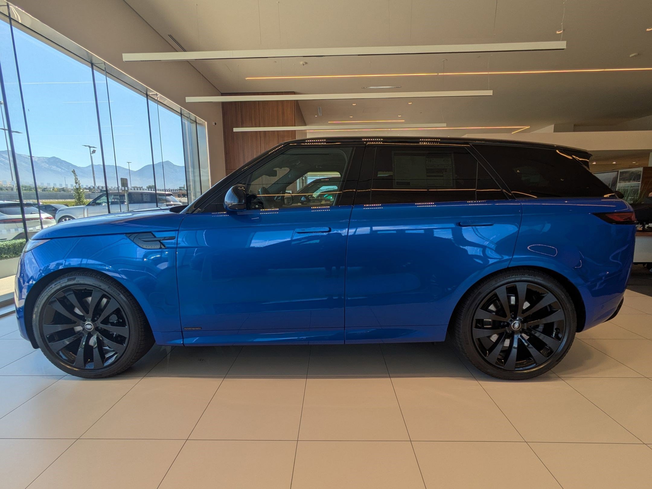 2025 Land Rover Range Rover Sport Autobiography photo 2