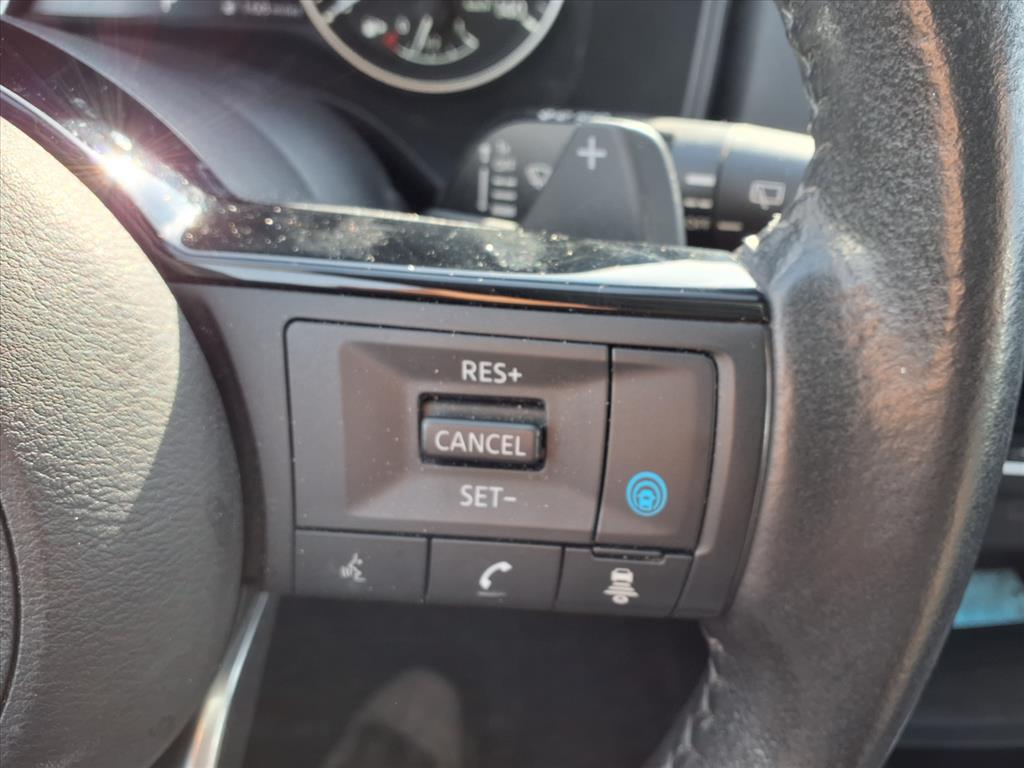 2022 Nissan Rogue SV photo 17