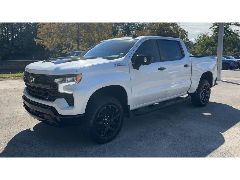 2024 Chevrolet Silverado Trail Boss LT photo 4