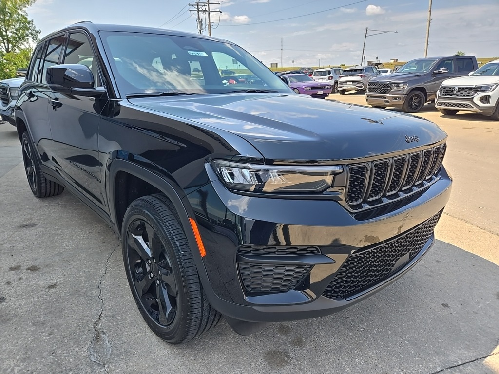 2025 Jeep Grand Cherokee Altitude X photo 15