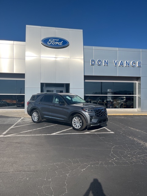 2025 Ford Explorer Platinum's photo