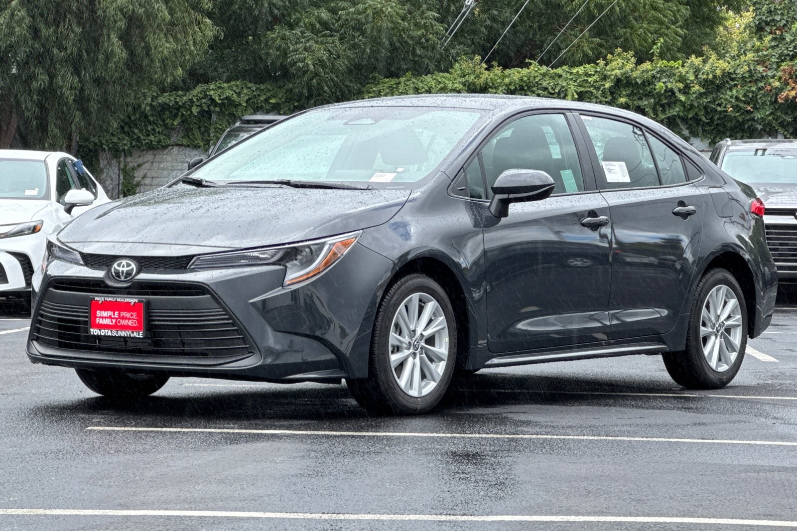 2025 Toyota Corolla LE photo 2