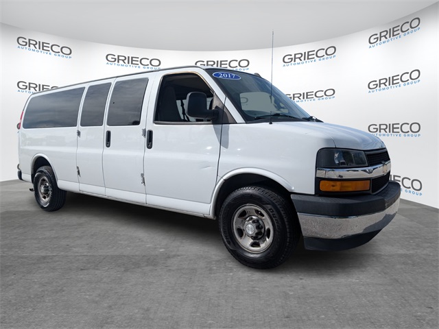 2017 Chevrolet Express Passenger LS's photo