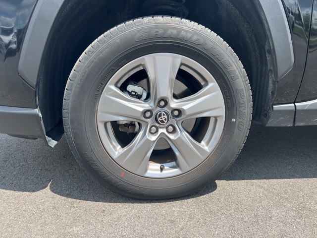 2024 Toyota RAV4 XLE photo 2