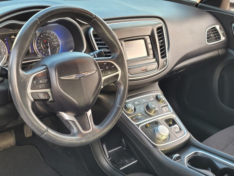 2015 Chrysler 200 Limited photo 7