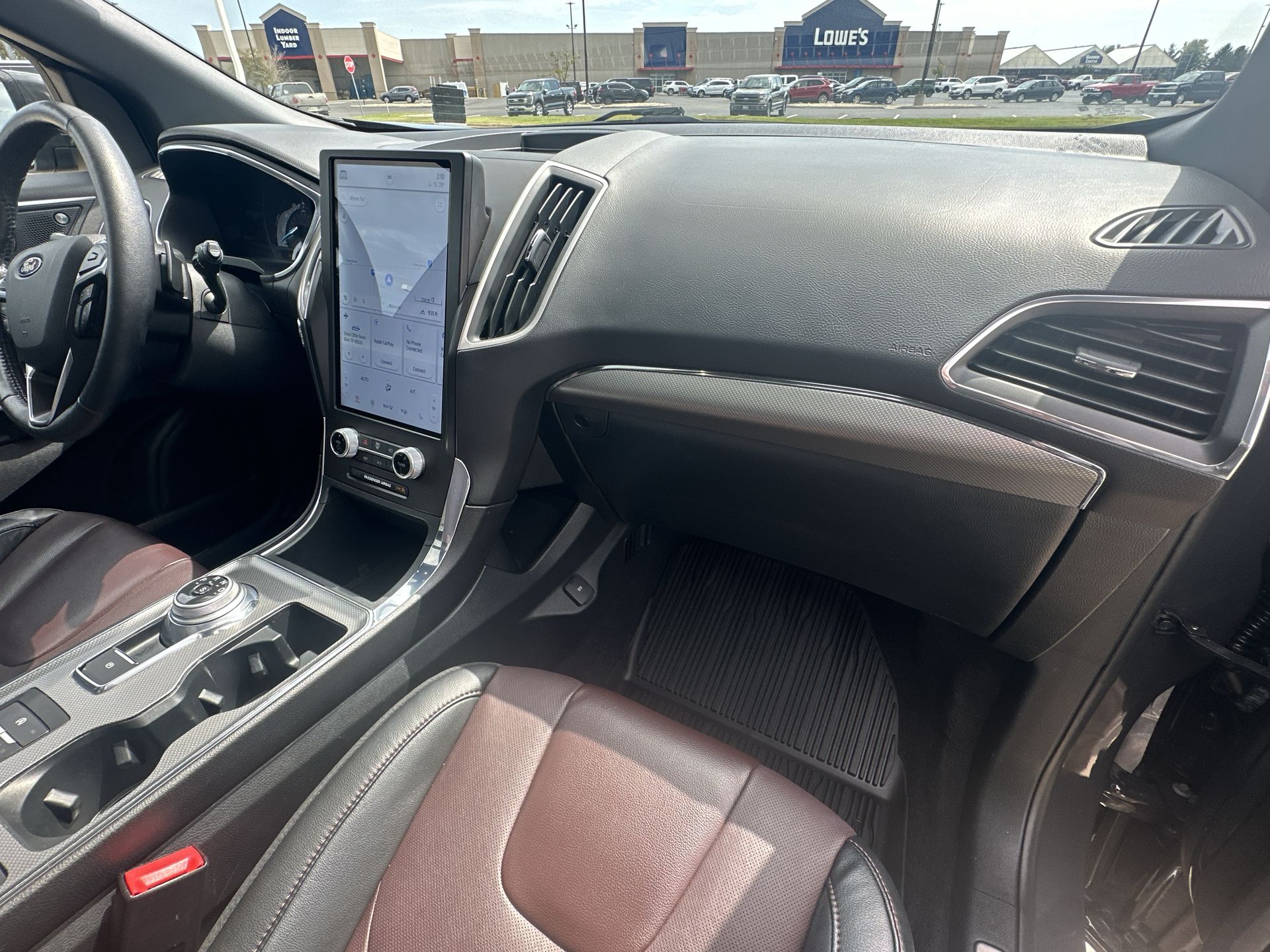 2021 Ford Edge Titanium photo 28