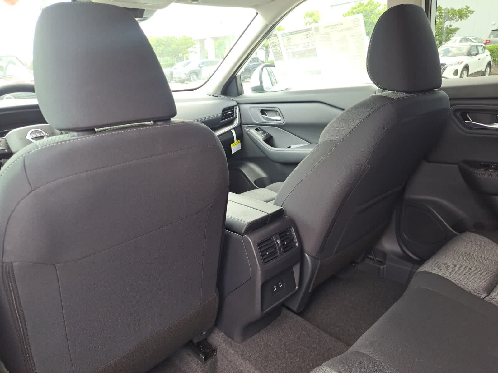 2026 Nissan Rogue SV photo 22