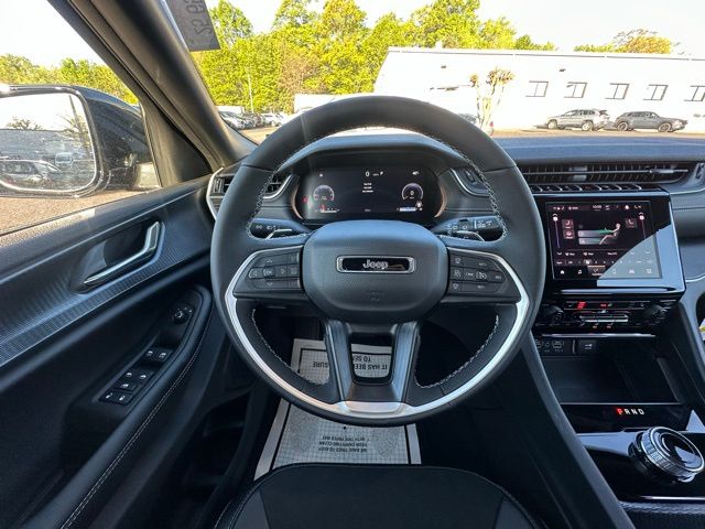 2025 Jeep Grand Cherokee Altitude X photo 17