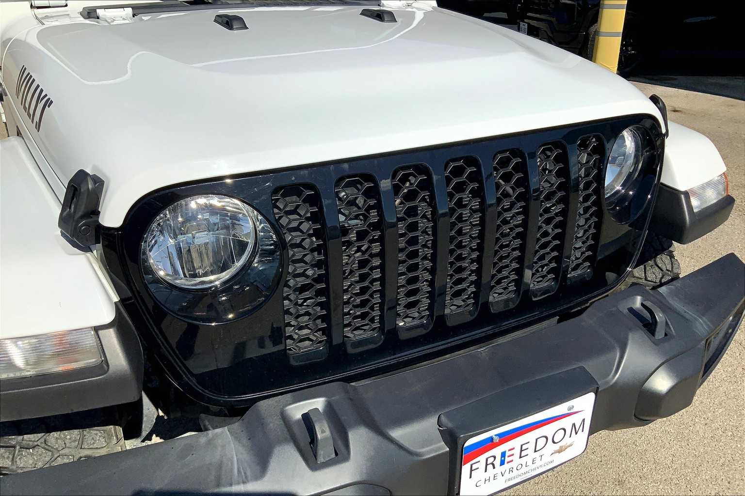 2023 Jeep Gladiator Willys photo 28