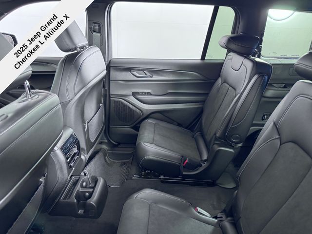 2025 Jeep Grand Cherokee Altitude X photo 21