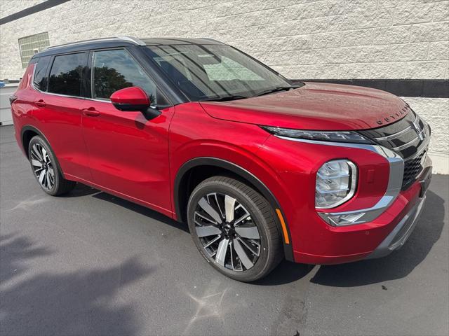 2025 Mitsubishi Outlander SEL's photo