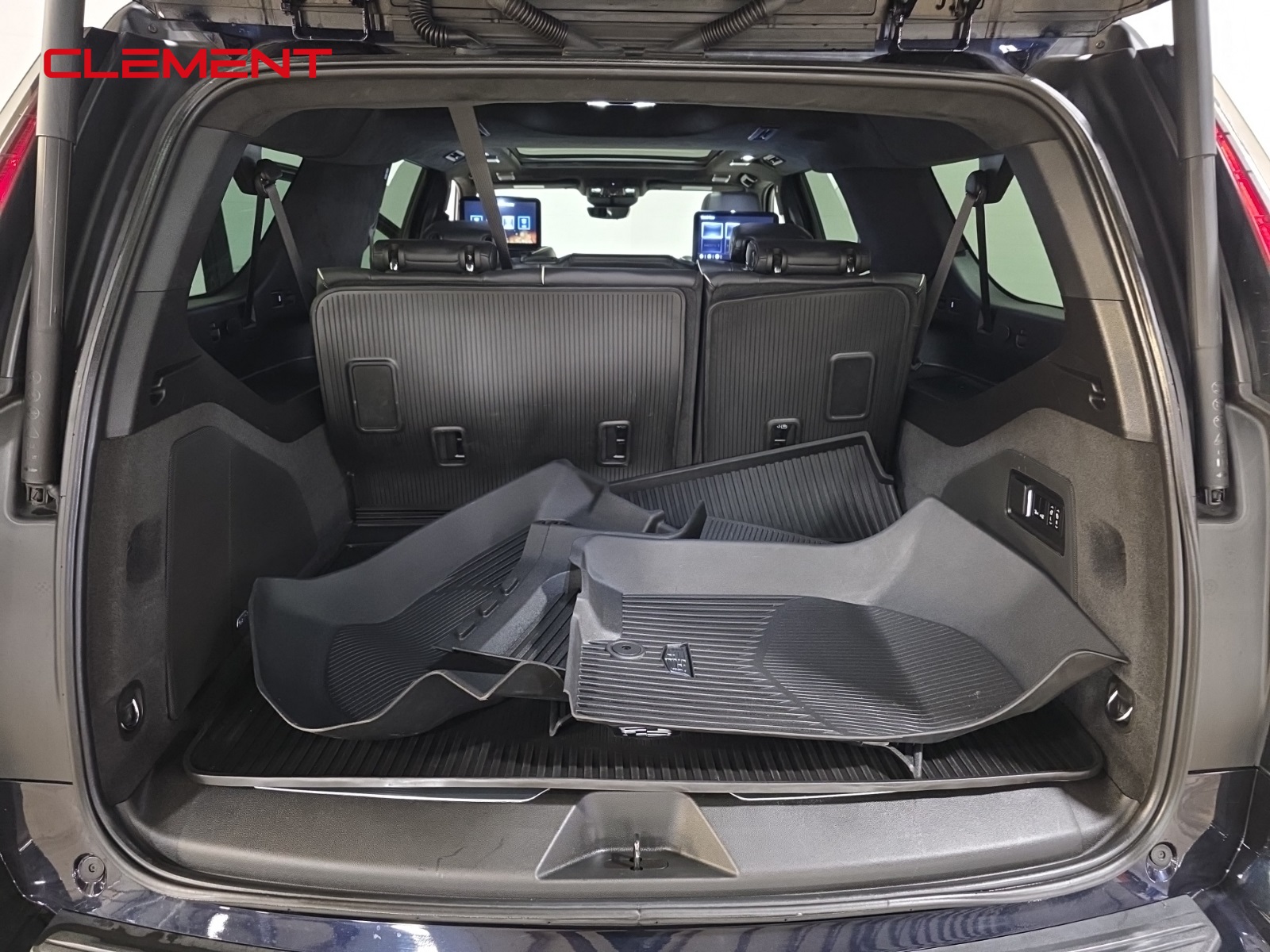2022 Cadillac Escalade ESV Sport Platinum photo 32