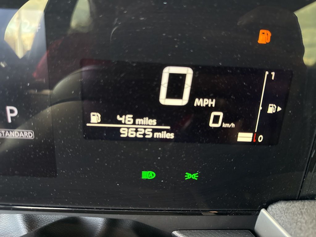 2025 Nissan Kicks SV photo 3