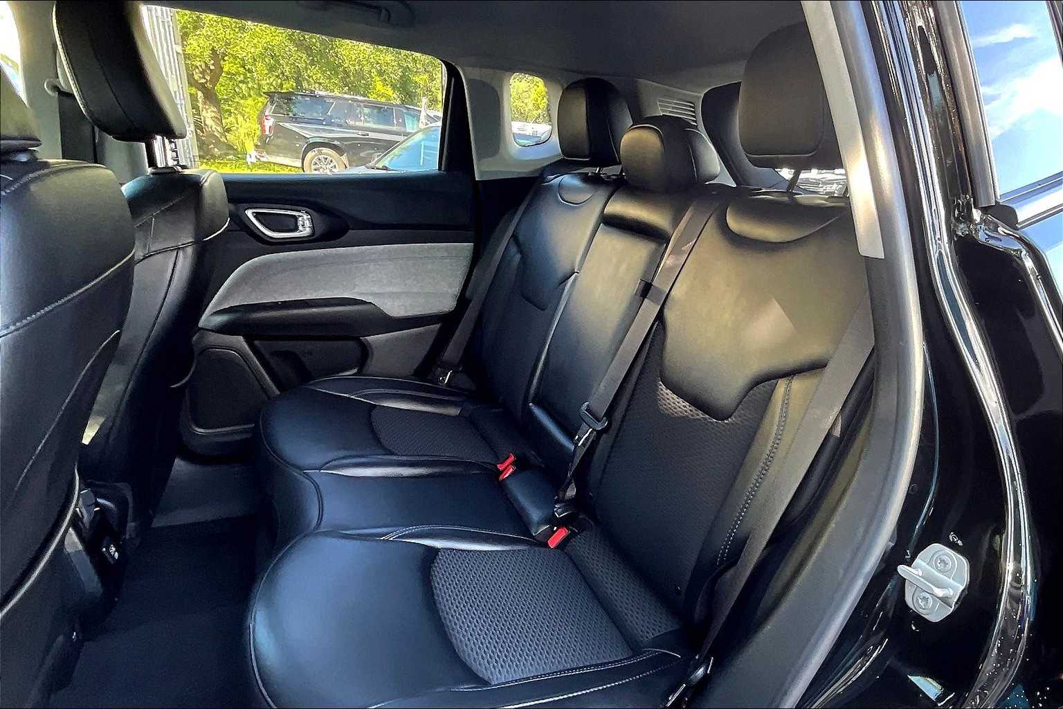 2022 Jeep Compass Latitude photo 24