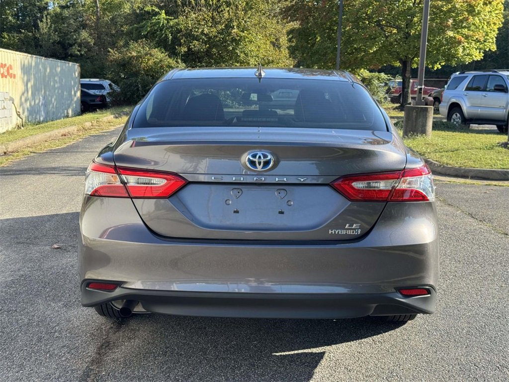 2020 Toyota Camry Hybrid LE photo 18