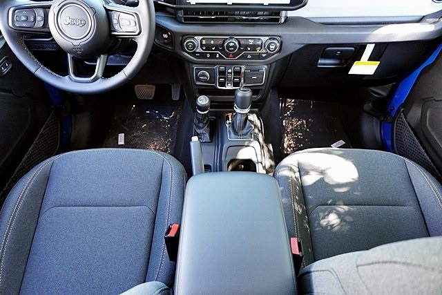 New 2025 Hydro Blue Pearl-Coat Exterior Paint Jeep Sport S image 26