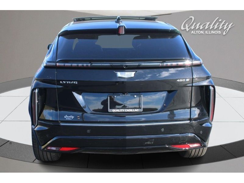 2024 Cadillac Lyriq Luxury photo 4