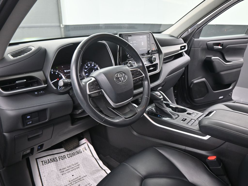2022 Toyota Highlander XLE photo 34