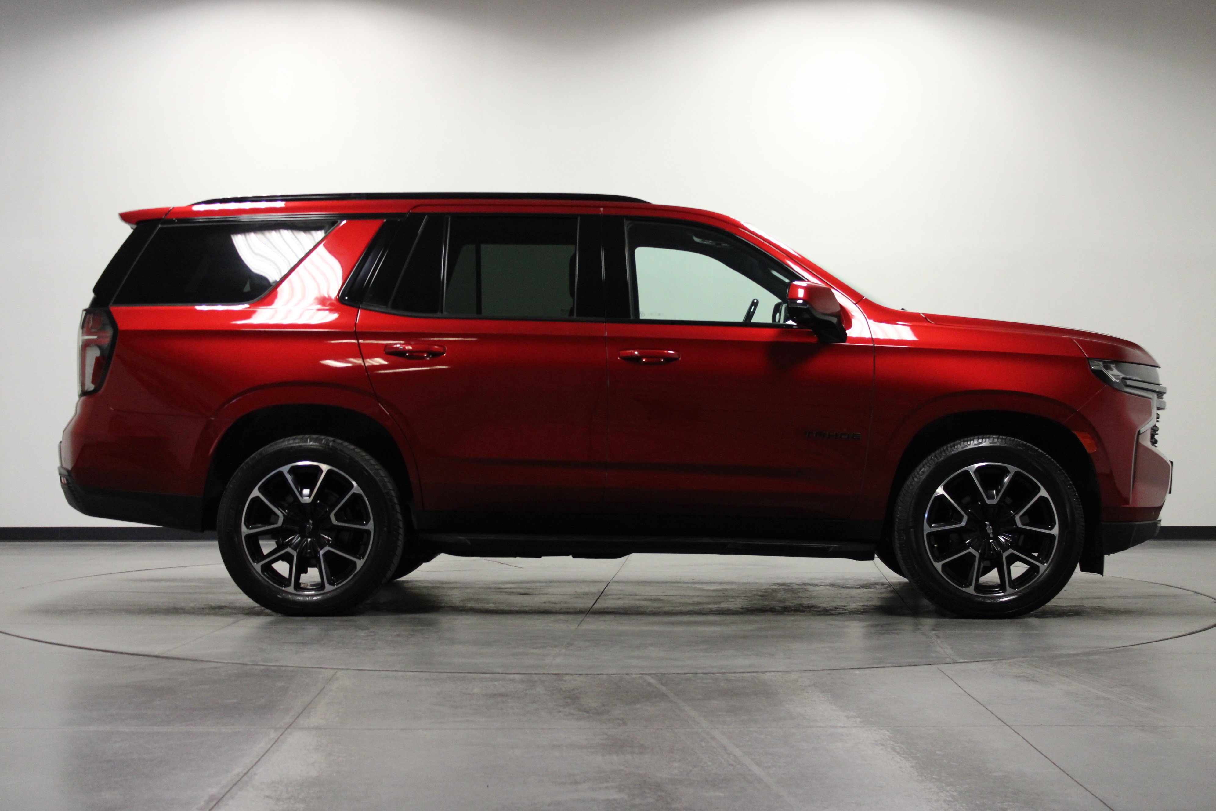 2021 Chevrolet Tahoe RST photo 2