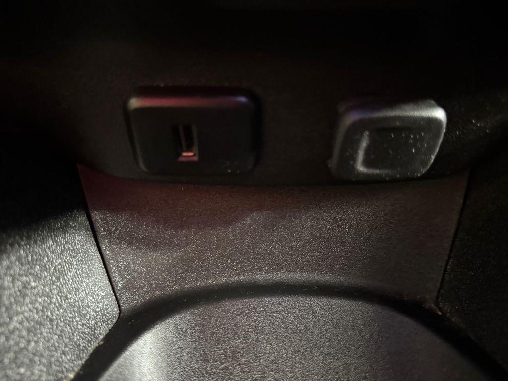 2018 Chevrolet Malibu photo 28