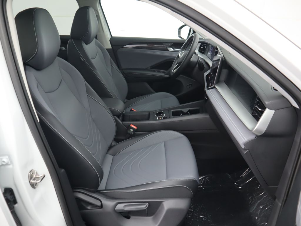 2025 Volkswagen Tiguan SE photo 20