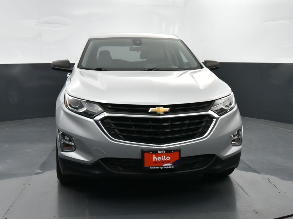 2021 Chevrolet Equinox LS photo 2
