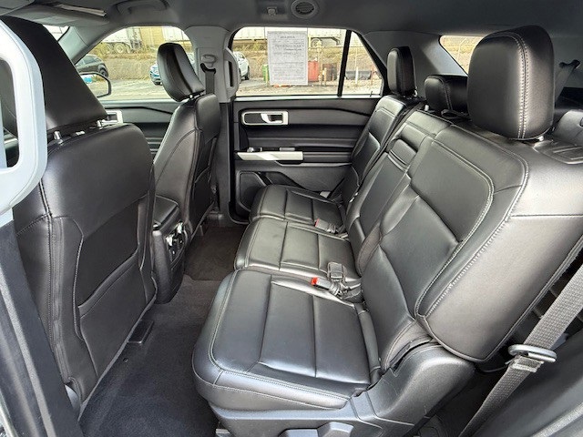 2022 Ford Explorer XLT photo 13